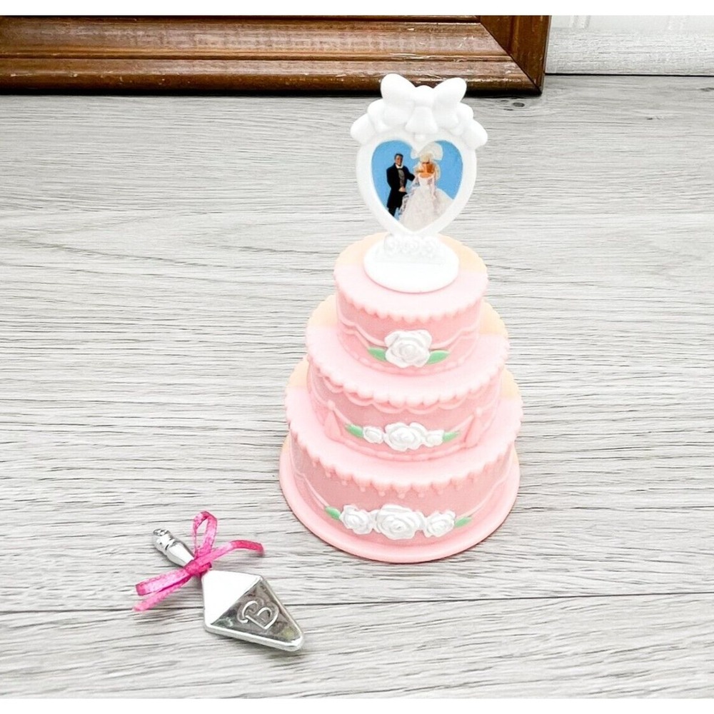 Vintage Barbie Wedding Cake Set Pretty Treasures with Silver Serving‎ Spatula